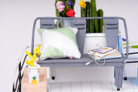 ROBOTIME Składany Drewniany Model LED Pokój na Poddaszu