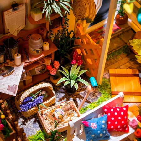 ROBOTIME Folding Wooden LED Model - Garden