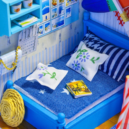 LITTLE STORY Składany Drewniany Model LED - Leo's room